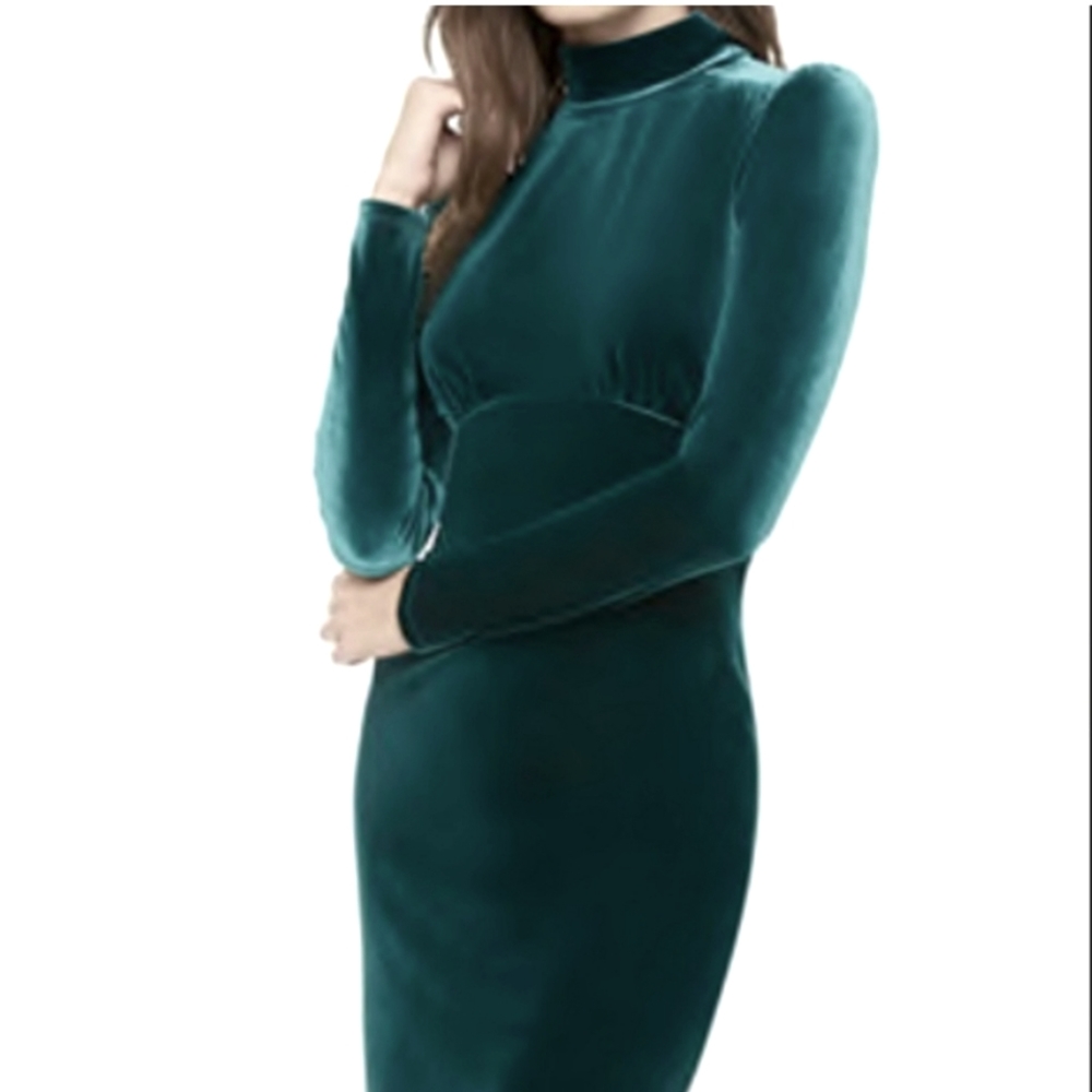 Forever 21 Green Velvet Dress Size M
